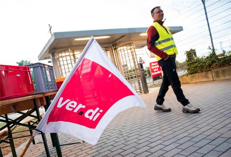Ohne Ergebnis: Verhandlungen im Tarifkonflikt der Hafenarbeiter vertagt Die Verhandlungen gehen weiter.