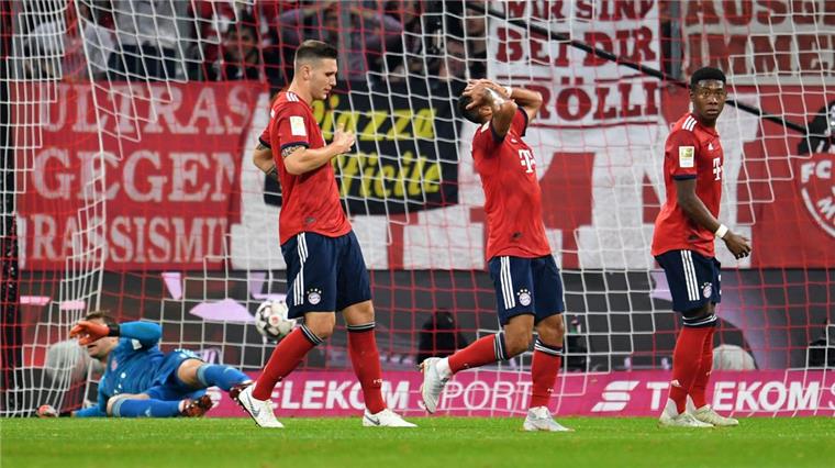 Die Bayern sind am vorläufigen Tiefpunkt Die Verzweiflung steht den Bayern-Spielern in ins Gesicht geschrieben.