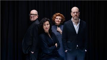 Die vier Hosts des Podcasts „Zeit Verbrechen“: Andreas Sentker (v.l.n.r.), Anne Kunze, Sabine Rückert und Daniel Müller. 