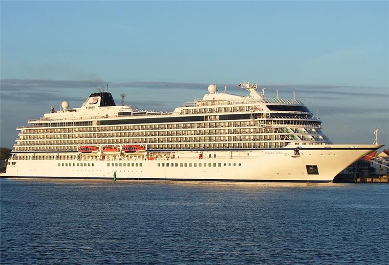 Corona: Erste Kreuzfahrtreederei stellt Betrieb ein Die „Viking Star“ in Warnemünde.