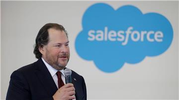 Die Vision von Salesforce-Chef Marc Benioff ist, den Kundendienst mit Hilfe von KI umzukrempeln. (Archivbild)