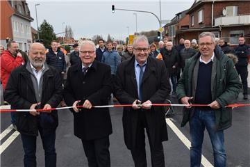 Die Vollsperrung der Martin-Pauls-Straße ist beendet, die neue Brücke ist fertig...