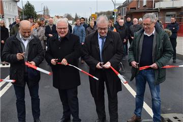 Die Vollsperrung der Martin-Pauls-Straße ist beendet, die neue Brücke ist fertig...