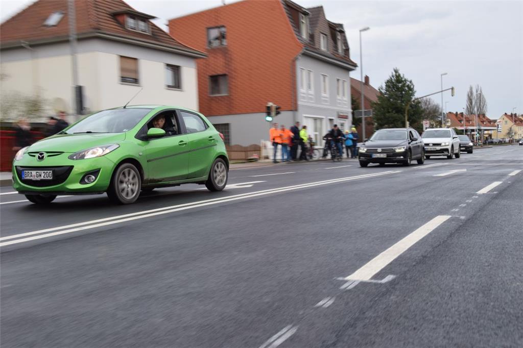 Die Vollsperrung der Martin-Pauls-Straße ist beendet, die neue Brücke ist fertig...