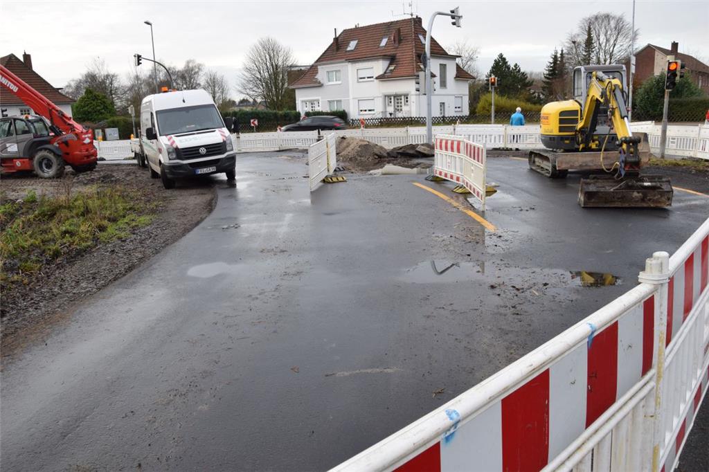 Die Vollsperrung der Martin-Pauls-Straße ist beendet, die neue Brücke ist fertig...