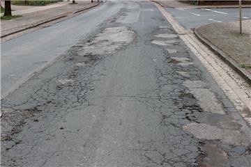 Die von der Verwaltung favorisierte Ausbauvariante des Quabbens sieht einen beidseitigen kombinierten Geh- und Radweg bis zur Einmündung der Straße Hoftohorn vor, also eine Lösung ähnlich, wie sie in der Bahnhofstraße praktiziert wurde.