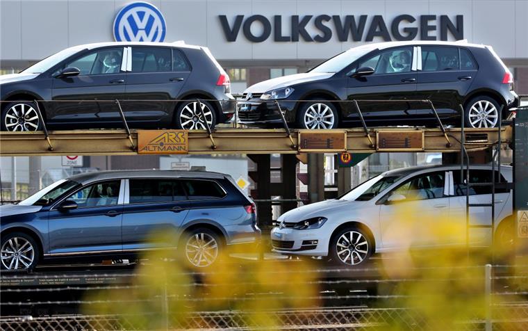 Die VW-Kernmarken Golf und Passat müssten kräftig aufholen, meint Herbert Diess, Chef der Pkw-Abteilung bei VW.