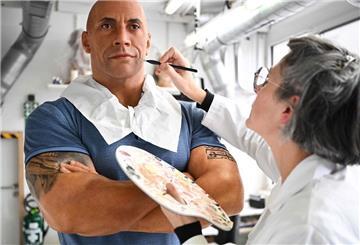 Die Wachsfigur von Dwayne Johnson wird überarbeitet.