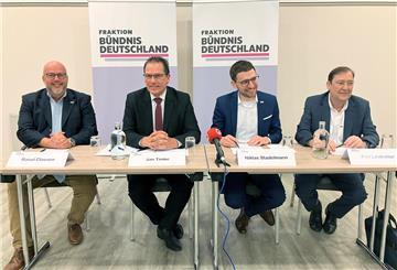 Die Wählervereinigung Bürger in Wut (BIW) wird zu Bündnis Deutschland und gibt dazu eine Pressekonferenz. Über die Ergebnisse der Urabstimmung informierten am Freitag Raoul Classen (l-r) von Bündnis Deutschland, Jan Timke von BIW, Niklas Stadelmann von Bündnis Deutschland und Piet Leidreiter. (zu dpa: «Bürger in Wut (BIW) wird zu Bündnis Deutschland») +++ dpa-Bildfunk +++