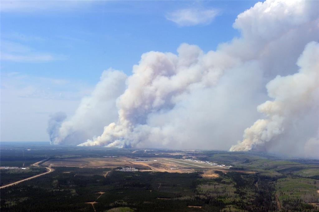Die Waldbrände in der kanadischen Provinz Alberta breiten sich immer weiter aus....