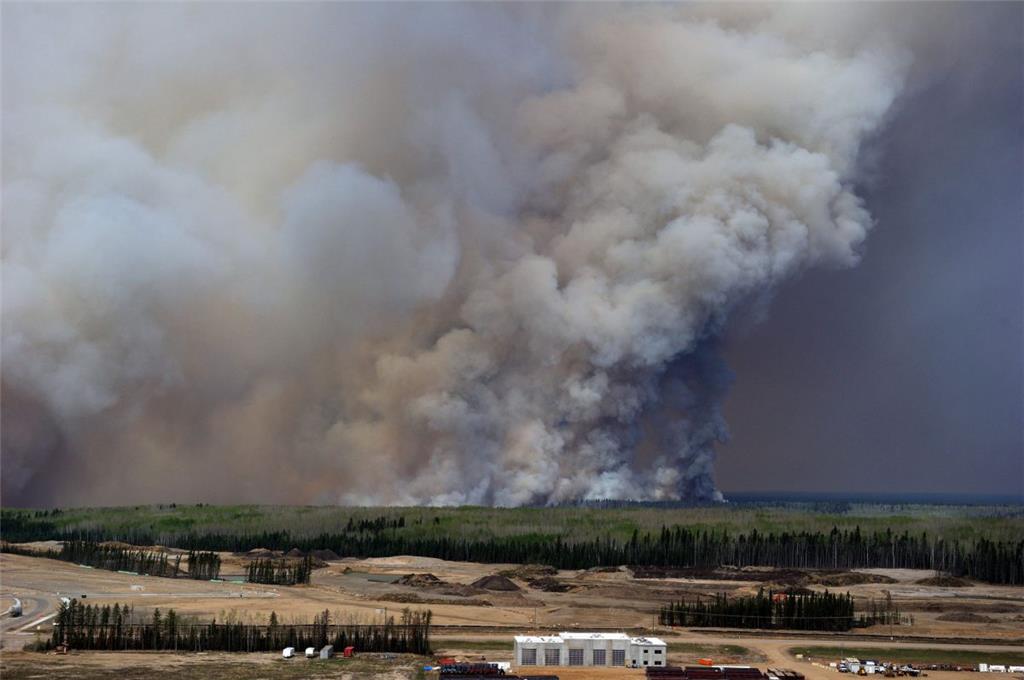 Die Waldbrände in der kanadischen Provinz Alberta breiten sich immer weiter aus....