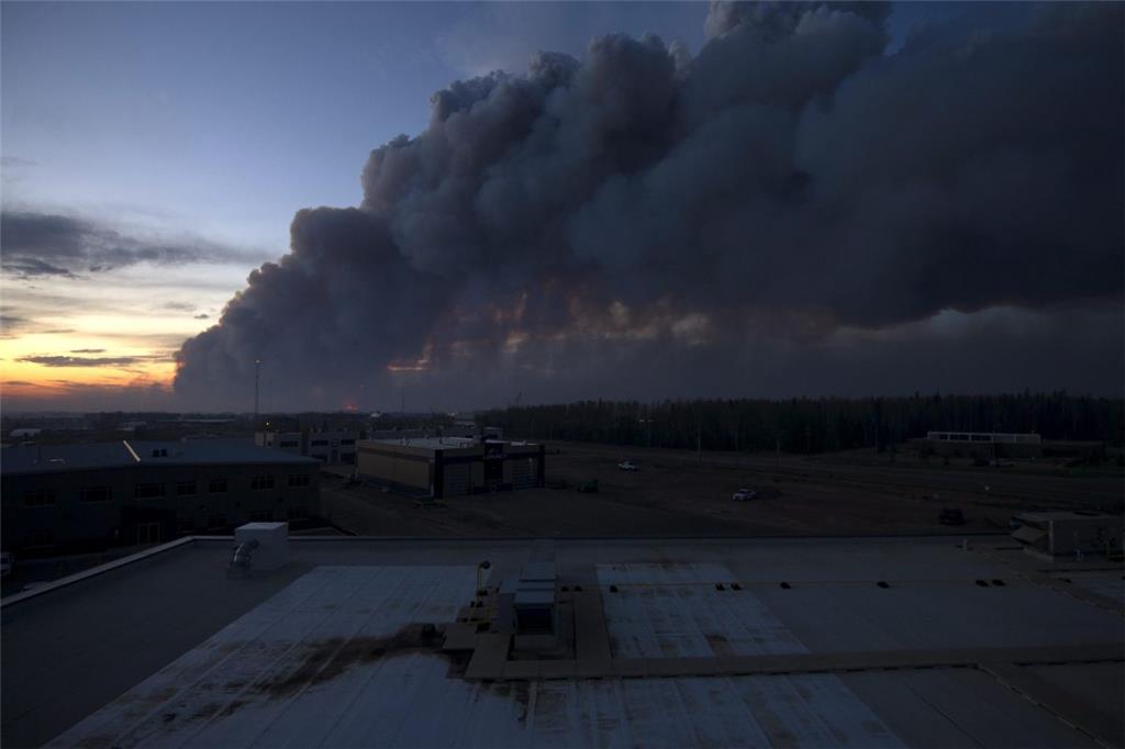 Die Waldbrände in der kanadischen Provinz Alberta breiten sich immer weiter aus....