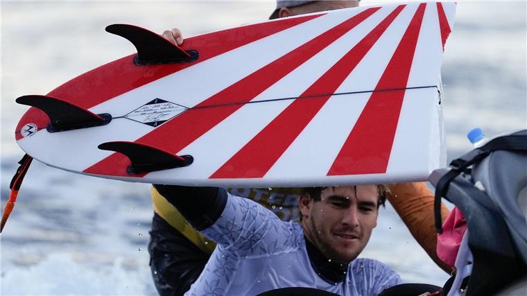 Australiens Surf-Superstar verletzt sich vor Olympia-Auftakt Die Wellen vor Tahiti sind gefürchtet und können sogar Surfbretter zerschmettern.