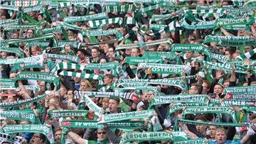 Die Werder-Fans hatten am Montag allen Grund zum Feiern. Mit 6:2 besiegten die Bremer den VfB Stuttgart.
