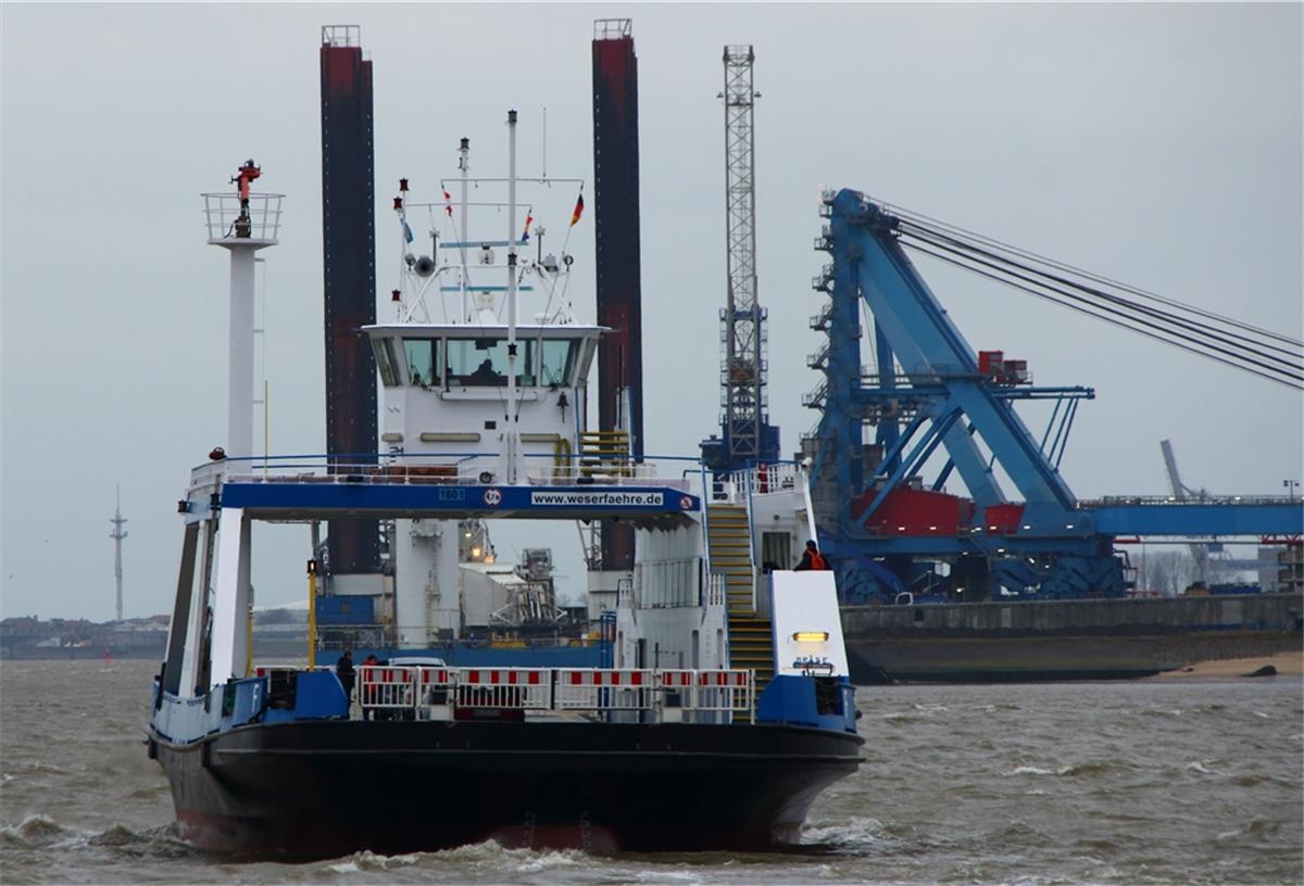 Weserfähre auf der Weser