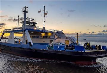 Die Weserfähre kann am Dienstag nur mit einem Schiff pendeln.