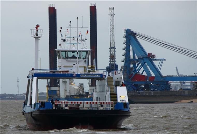 Die Weserfähre verkehrt derzeit nur mit einem Schiff.