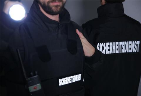 Mitarbeiter eines Sicherheitsdienstes