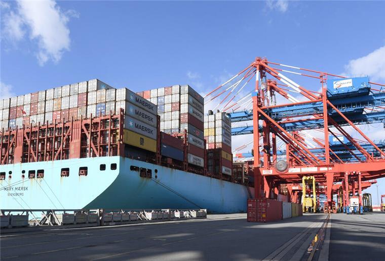 Die Wirtschaft im Land Bremen ist vergangenes Jahr gewachsen. Im Containerverkehr allerdings ging der Umschlag deutlich zurück.