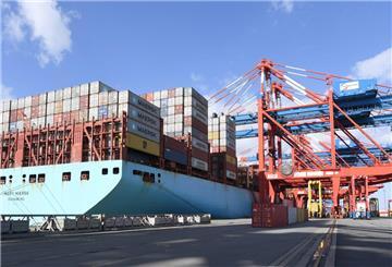 Die Wirtschaft im Land Bremen ist vergangenes Jahr gewachsen. Im Containerverkehr allerdings ging der Umschlag deutlich zurück.