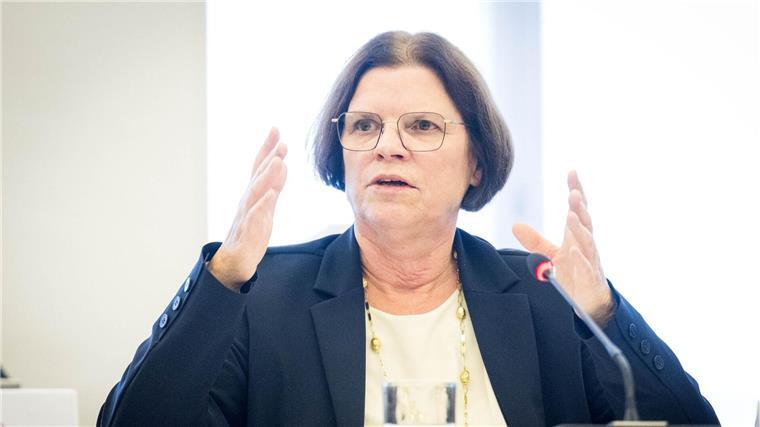 Die Wirtschaftssenatorin wehrt sich gegen die Vorwürfe der Opposition. 