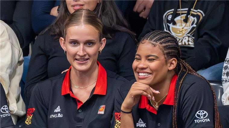 Die WNBA-Champions Leonie Fiebich (l.) und Nyara Sabally werden zum Auftakt der EM-Vorbereitung fehlen.