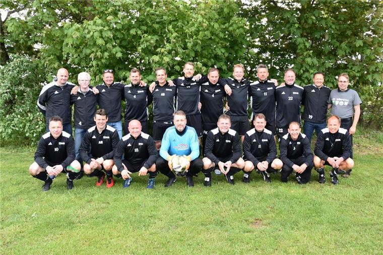 Die Wörpetaler Ü40-Fußballer glänzten als Ausrichter der 15. Krombacher-Niedersachsenmeisterschaft und schafften als Fünfter die Direktqualifikation für die Titelkämpfe 2020 in Göttingen.