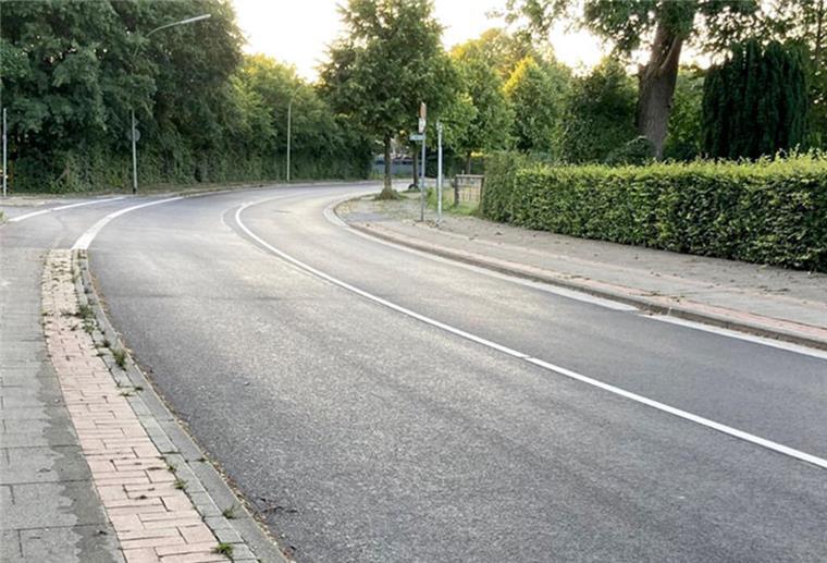 Weddewarden: Fahrbahndecke der Wurster Straße ist saniert Wurster Straße in Weddewarden