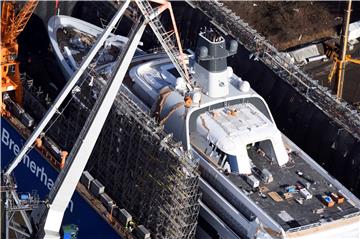 Die Yacht "Solaris" liegt in der Lloyd Werft und ist kurz vor der Fertigstellung...