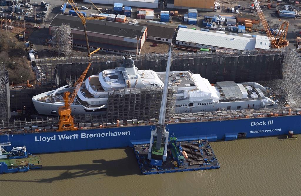 Die Yacht "Solaris" liegt in der Lloyd Werft und ist kurz vor der Fertigstellung...