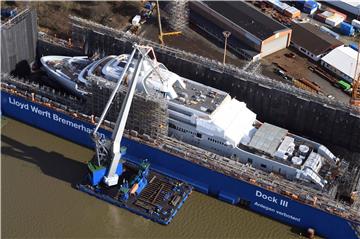 Die Yacht "Solaris" liegt in der Lloyd Werft und ist kurz vor der Fertigstellung...