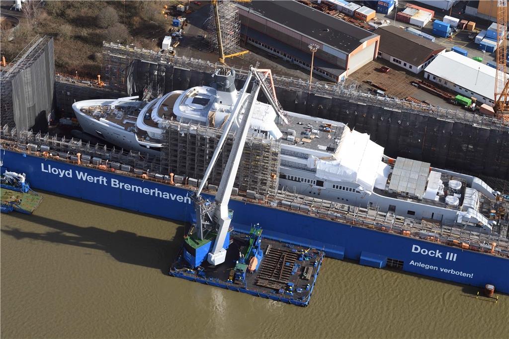 Die Yacht "Solaris" liegt in der Lloyd Werft und ist kurz vor der Fertigstellung...