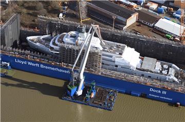 Die Yacht "Solaris" liegt in der Lloyd Werft und ist kurz vor der Fertigstellung...