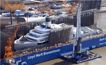 Die Yacht "Solaris" liegt in der Lloyd Werft und ist kurz vor der Fertigstellung...