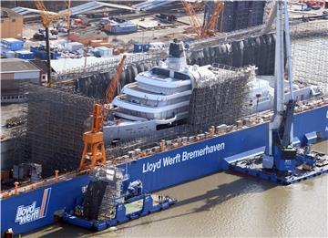 Die Yacht "Solaris" liegt in der Lloyd Werft und ist kurz vor der Fertigstellung...