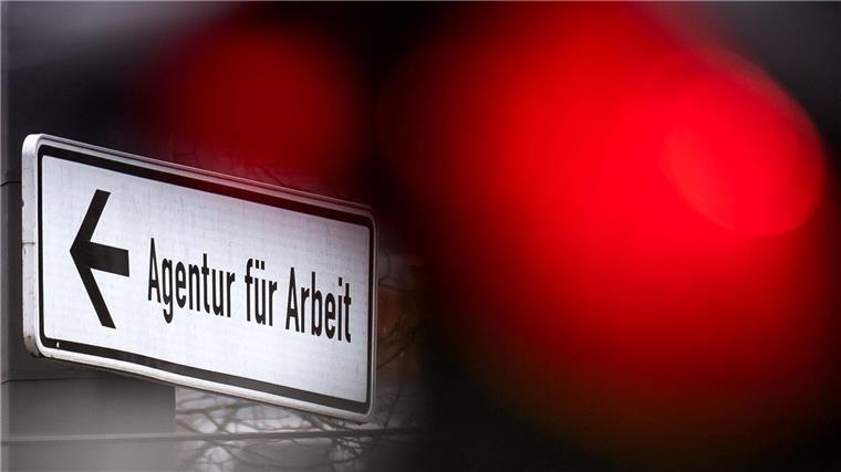 Arbeitslosigkeit in Bremen ganz leicht gesunken Die Zahl der Arbeitslosen in Bremen sinkt im März minimal. (Symbolbild)