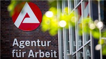 Die Zahl der Arbeitslosen in Niedersachsen hat sich jüngst kaum verändert.