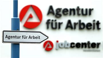 Die Zahl der Arbeitslosen sinkt seit Jahren im Landkreis Rotenburg. Agentur und Jobcenter wollen, dass das so bleibt.