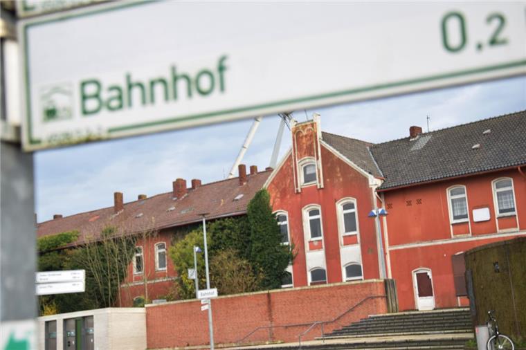 Die Zukunft des Nordenhamer Bahnhofs ist wieder offen. Der Plan, daraus ein Bildungszentrum zu machen, ist gescheitert.