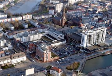 Bremerhaven aus der Luft fotografiert, Karstadt-Gelände.