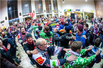 Die zweite Sonderzugfahrt der Fans der Fischtown Pnguins führte rund 500 Anhänge...