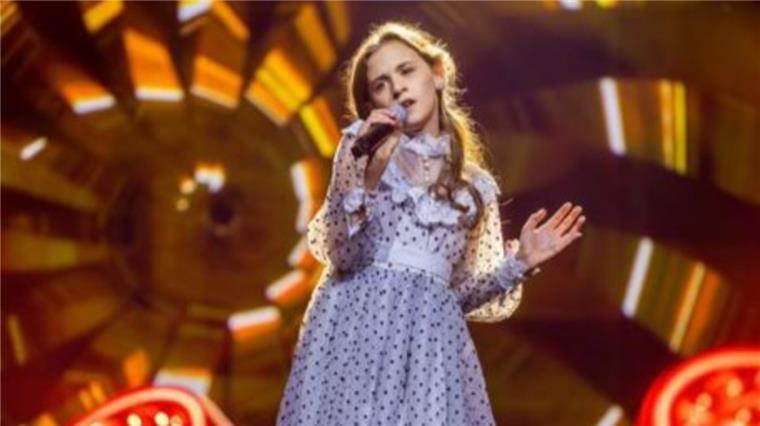 Georgia Balke begeistert Prominente bei Charity-Auftritt Die zwölfjährige Georgia Balke aus Bremerhaven hat das Publikum bei einen großen Charity-Gala in Dortmund begeistert. Die „The Voice Kids“-Gewinnerin sang unter anderem „House of the Rising Sun“.