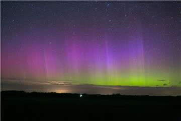 Diese beeindruckenden Aufnahmen von Polarlichtern über Sellstedt hat Klimahaus-Meteorologe Michael Theusner aufgenommen.