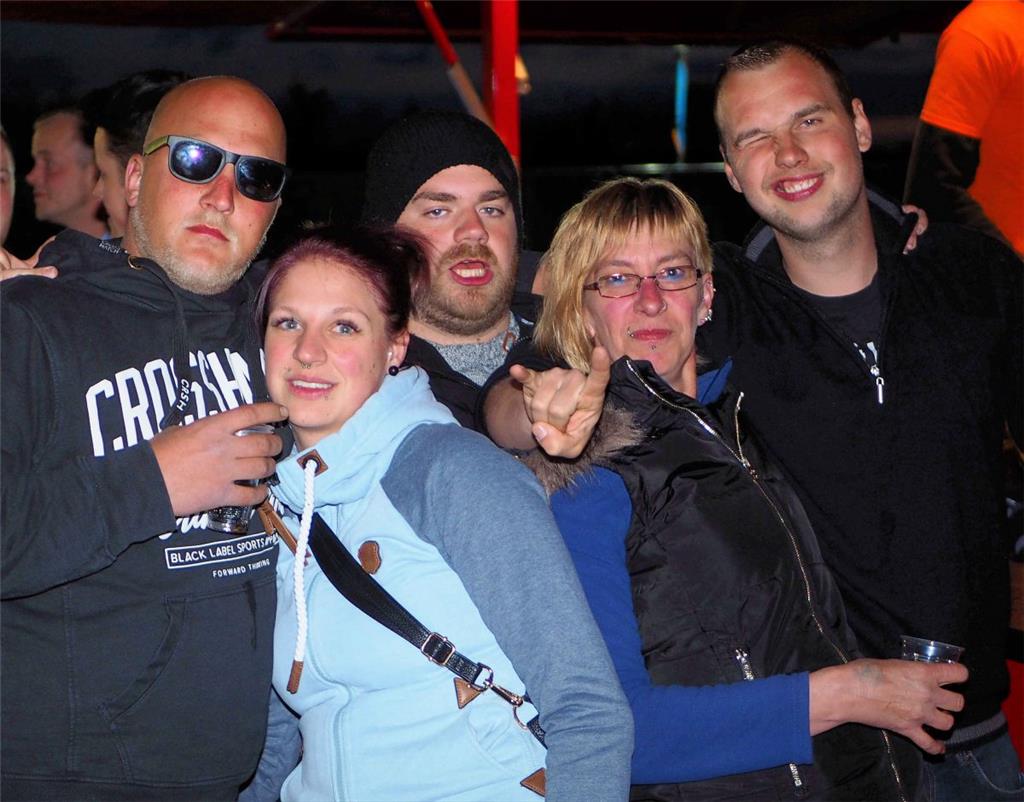 Diese coole Truppe hatte auch viel Spaß. "Rock in den Mai" in Sievern,...