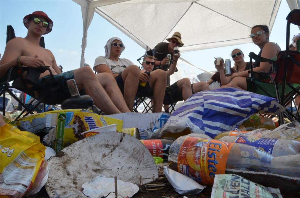 Diese Gruppe ist nach eigenen Angaben das dreckigste Camp des Festivals. Daran h...