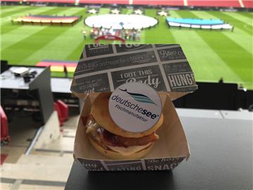 Diese Hummer-Burger servierte die Deutsche See im VIP-Bereich beim DFB-Länderspiel gegen Estland.