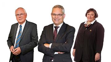 3 Anwälte in Roben