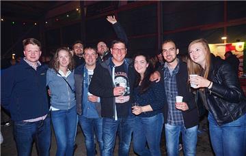 Diese Truppe hatte auch viel Spaß beim Feiern in Bramel.