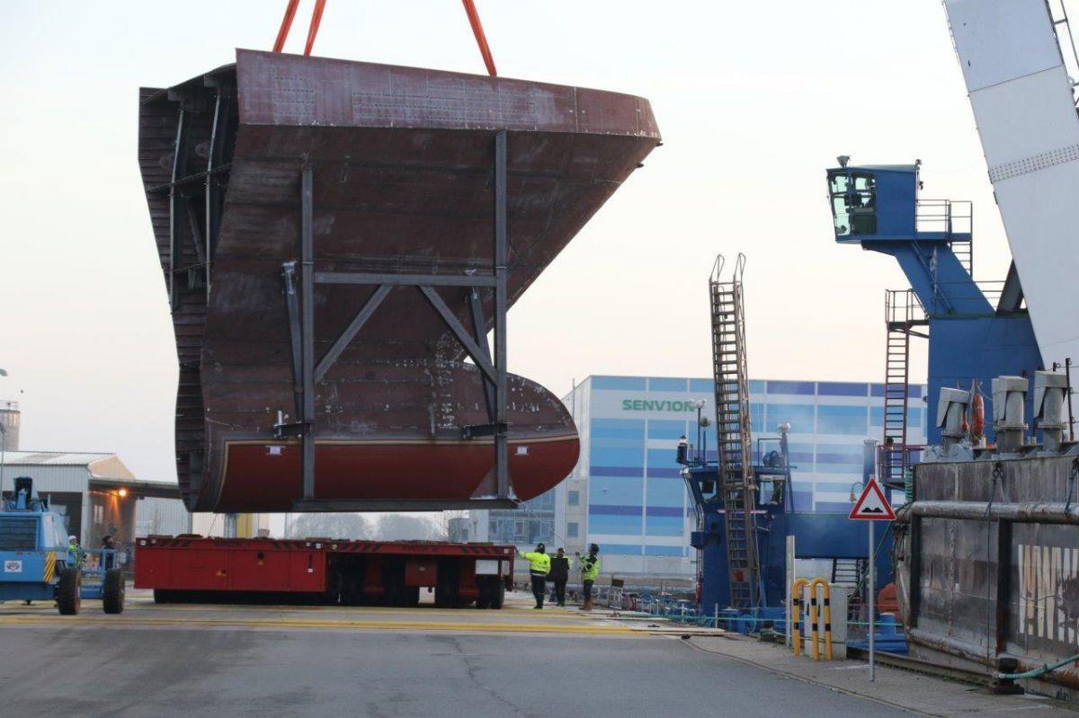 Diese Vorschiff-Sektion kam Anfang Januar mit dem BVT-Schwimmkran im Fischereihafen an. Es soll sich um ein Bauteil für eine der ägyptischen Fregatten handeln.