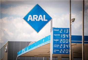Diesel kostet in Bremerhaven (hier in Bild aus dem Juni 2022) deutlich mehr als fast überall in Deutschland. Kenner sehen ein Kartell am Werk.